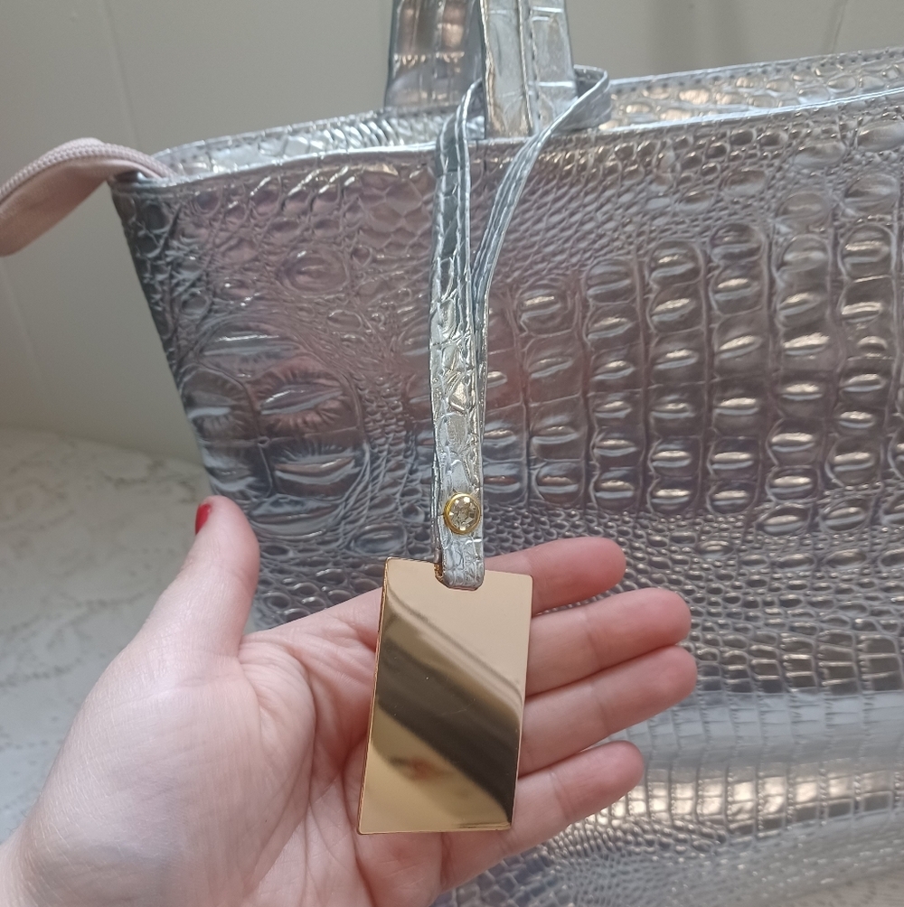 Silver Croc Tote - Picture 9 of 9